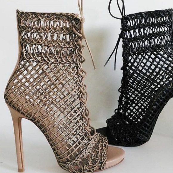 Shoes - 🌷 Mesh lace up peep toe gorgeous booties
